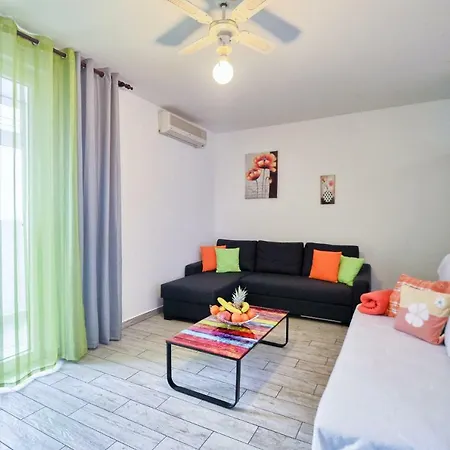 Appartement Ana With Amazing View Pula